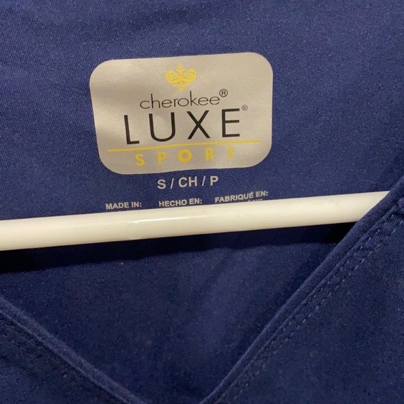 Cherokee Luxe Scrub Top Navy Blue Size S - Picture 14 of 15